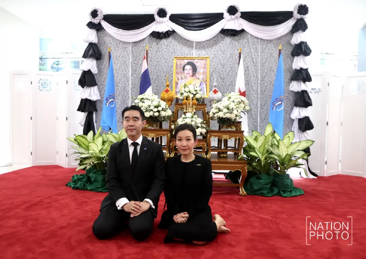 พสกนิกรทั่วสารทิศร่วมแสดงความอาลัย 'สมเด็จพระพันปีหลวง' ที่ รพ.จุฬาลงกรณ์