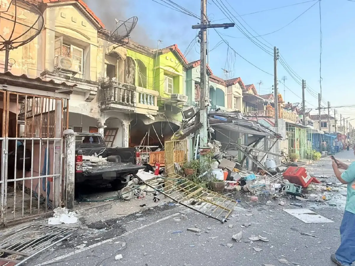 แก๊สระเบิดปทุมธานี บึ้มสนั่นหมู่บ้าน มีผู้เสียชีวิต บาดเจ็บอื้อ