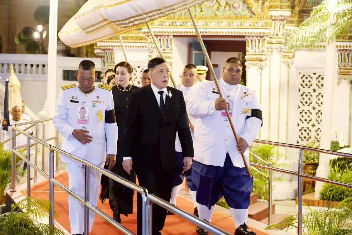 ในหลวง-พระราชินี เสด็จฯ ในการพระพิธีธรรมสวดพระอภิธรรมพระบรมศพ สมเด็จพระพันปีหลวง