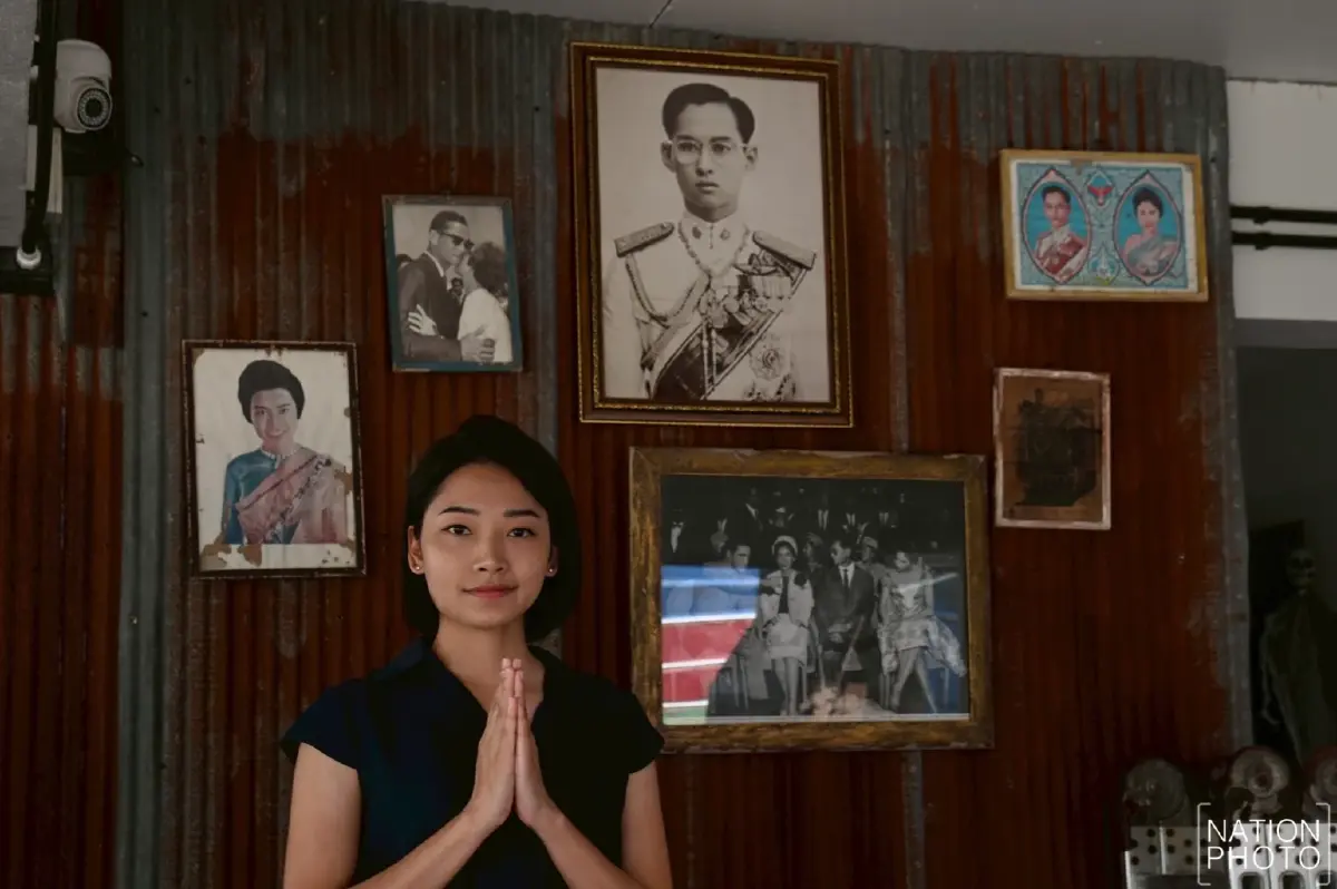 เจ้าของร้านของที่ระลึกภูพิงฯ เปิดภาพสะสม น้อมรำลึกในพระมหากรุณาธิคุณ