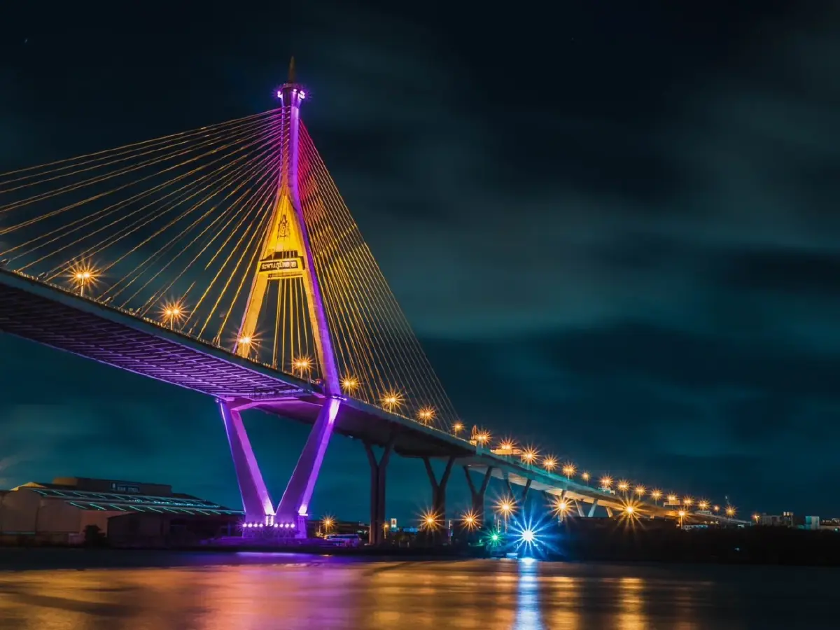 \"วันนวมินทรมหาราช\" 13 ตุลาคม 2568 ทช. เปิดไฟประดับสะพานภูมิพล 1, 2