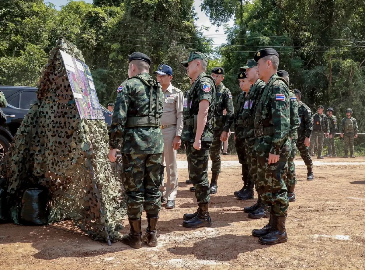 มทภ.1-ผู้ว่าฯสระแก้ว ลุยเก็บกู้ทุ่นระเบิดบ้านหนองจาน คืนพื้นที่ปลอดภัย28ไร่