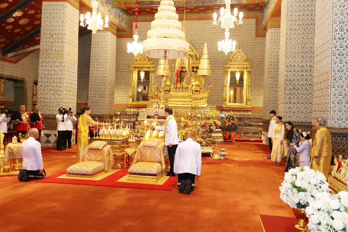 ในหลวง - พระราชินี ทรงบำเพ็ญพระราชกุศล เนื่องในวันนวมินทรมหาราช 2568