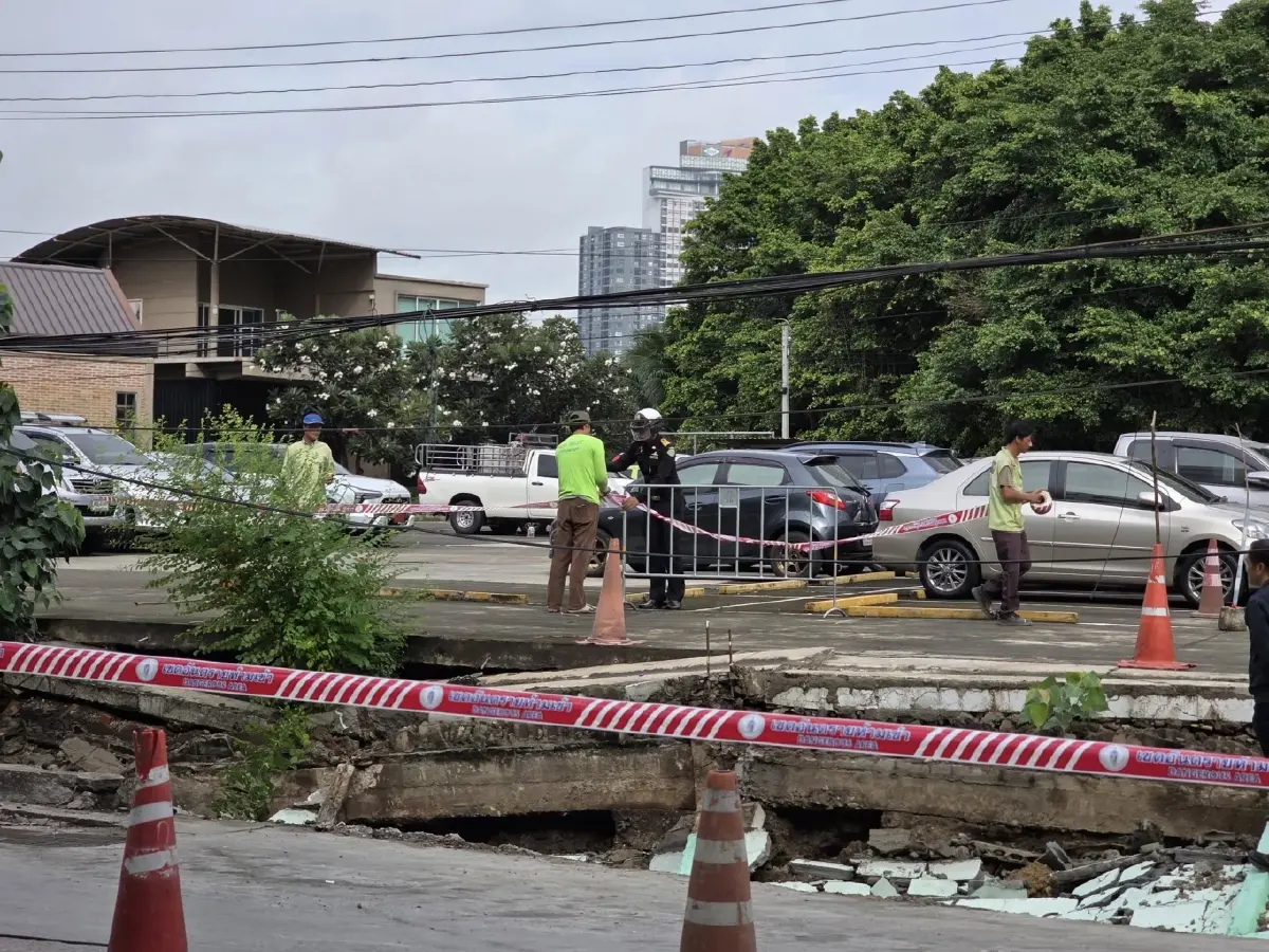 ถนนทรุดตัวใหม่ เขตบางคอแหลม ปิดถนน 2 ช่องจราจร เช็กเส้นทางเลี่ยง