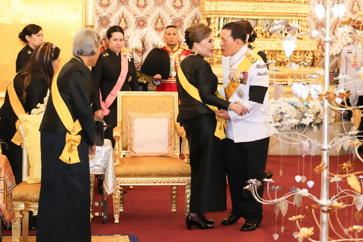 ในหลวง พระราชินี ทรงบำเพ็ญพระราชกุศลสัตตมวาร 7 วัน ถวายพระบรมศพ พระพันปีหลวง