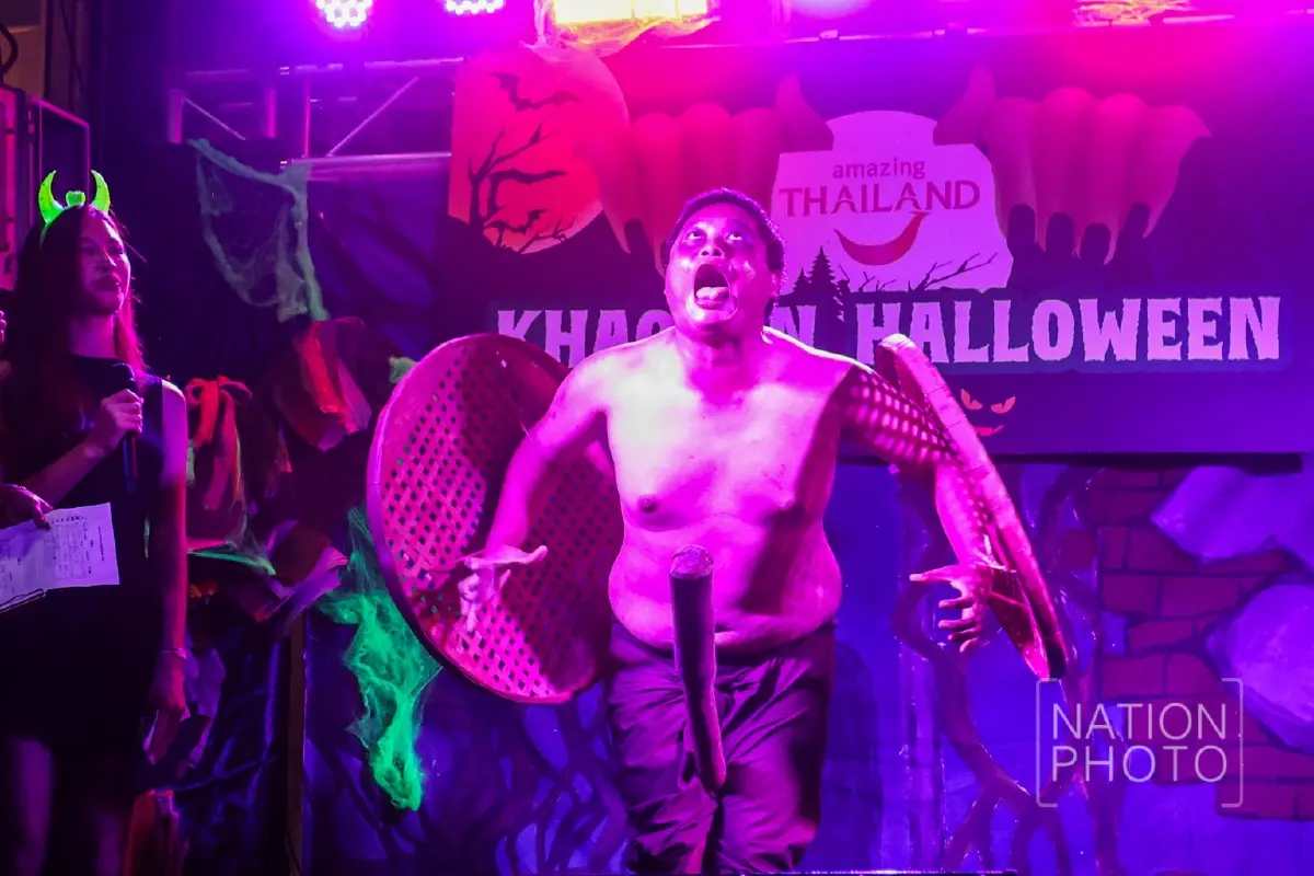 สุดหลอน ฮาโลวีนถนนข้าวสาร นักท่องเที่ยวคึกคัก แม้งดพาเหรด-ลดเสียงเพลง