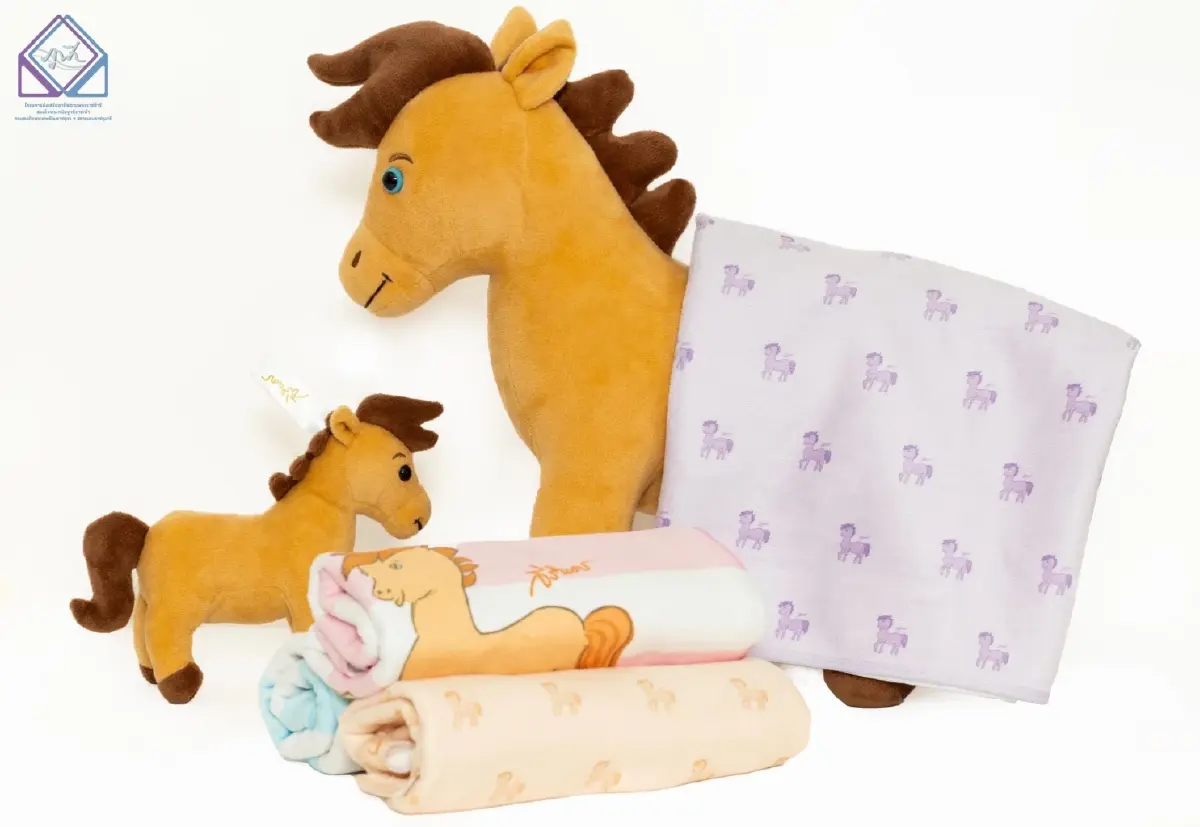 ร้านภูฟ้า เปิดตัวคอลเลคชั่นสินค้าที่ระลึกภาพวาดฝีพระหัตถ์ รับปีใหม่ ๒๕๖๙