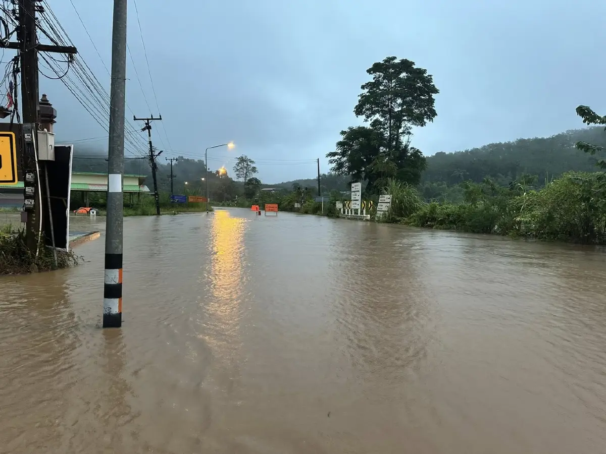 น้ำท่วมอุดรธานี อ.นายูง น่าห่วง เตือนระวังน้ำค้างทาง รอการระบาย