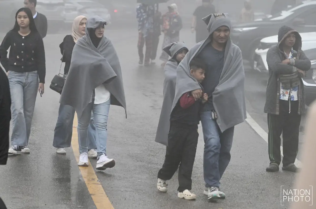 ดอยอินทนนท์ คึกคัก นักท่องเที่ยวแห่รับลมหนาวแรก อุณหภูมิดิ่ง 11 องศาฯ