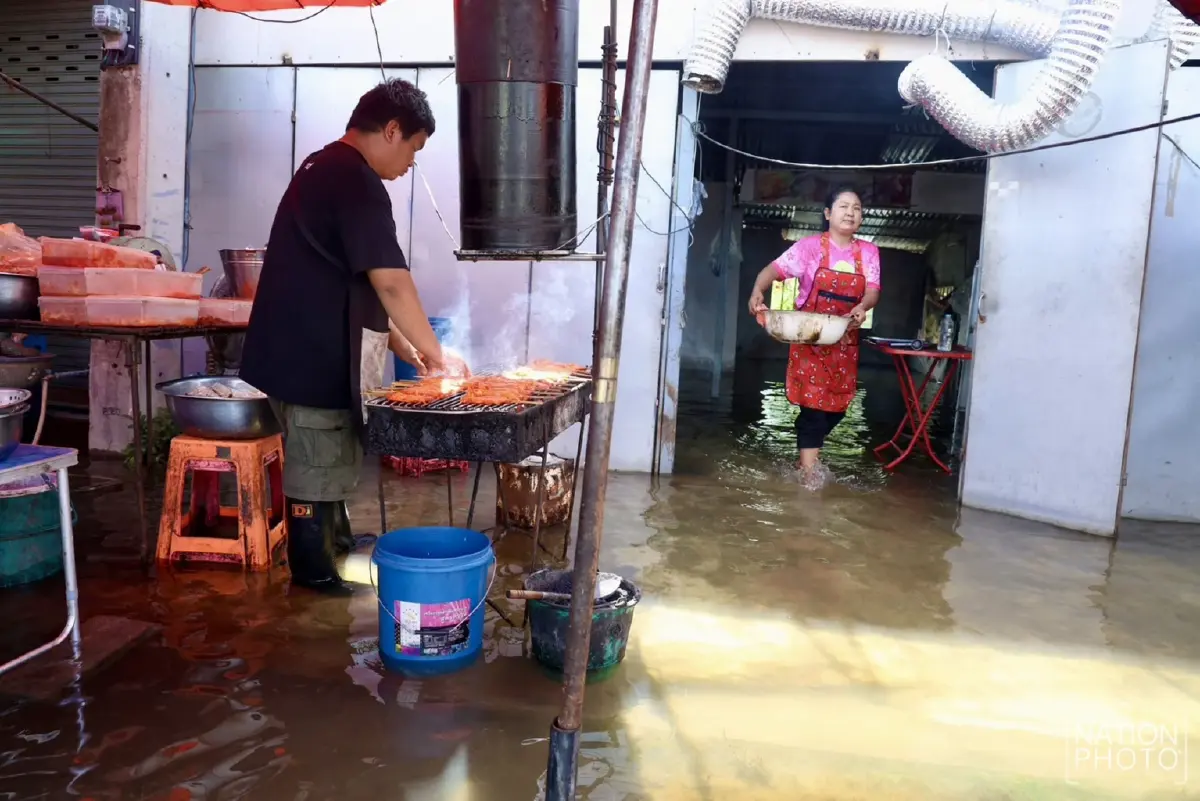 เปิดภาพ น้ำท่วมโพธิ์ประทับช้าง จ.พิจิตร นานเกือบเดือน ชาวบ้านเดือดร้อนหนัก