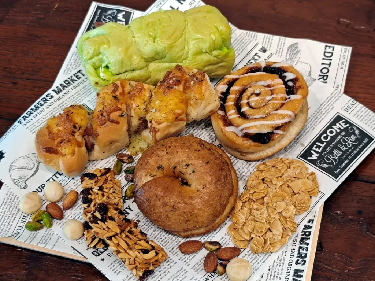 ‘The Old Breadshop’ คาเฟ่ขนมปัง ‘ทรงวาด’ มีตำนานกว่า 70 ปี