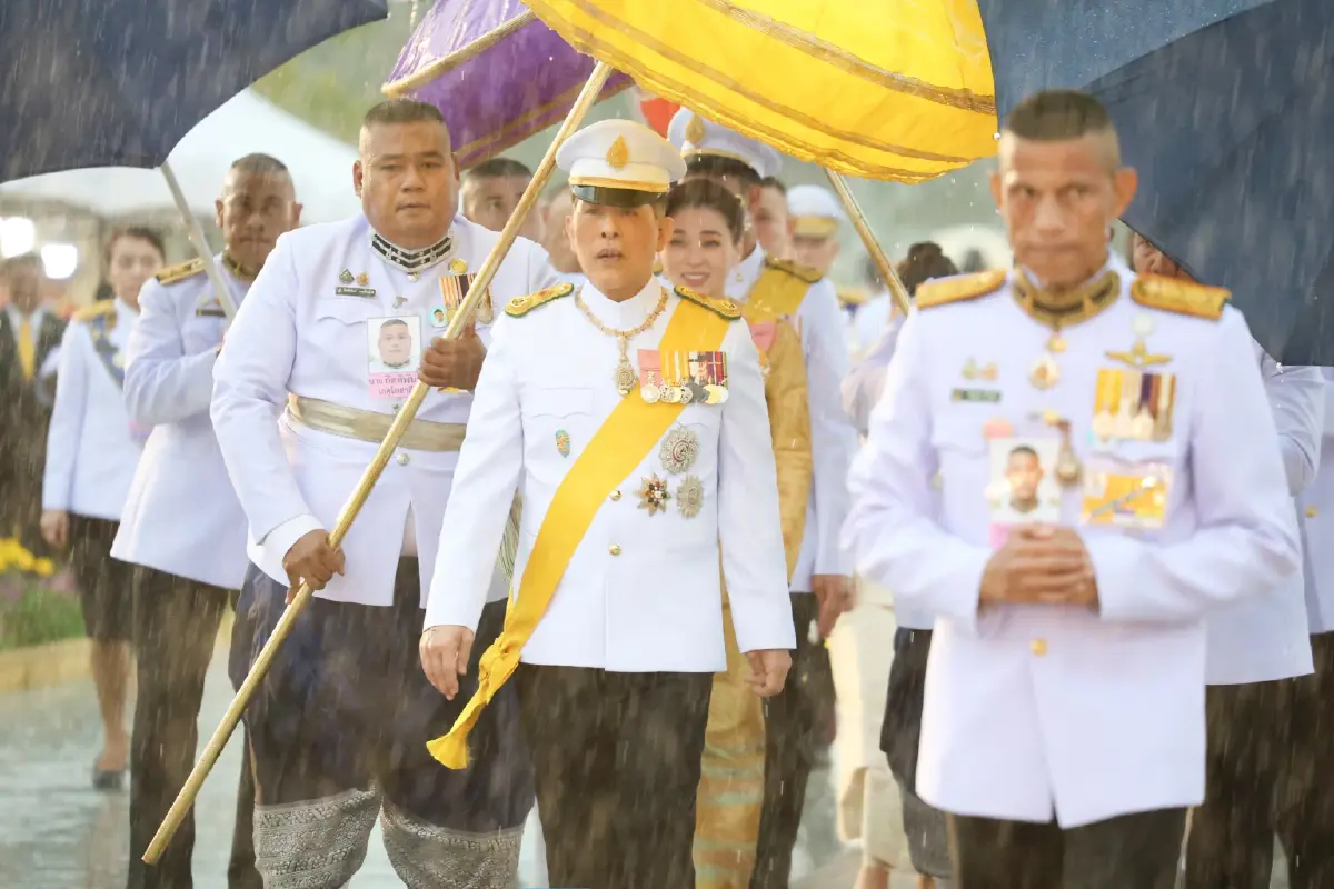 ในหลวง - พระราชินี ทรงบำเพ็ญพระราชกุศล เนื่องในวันนวมินทรมหาราช 2568