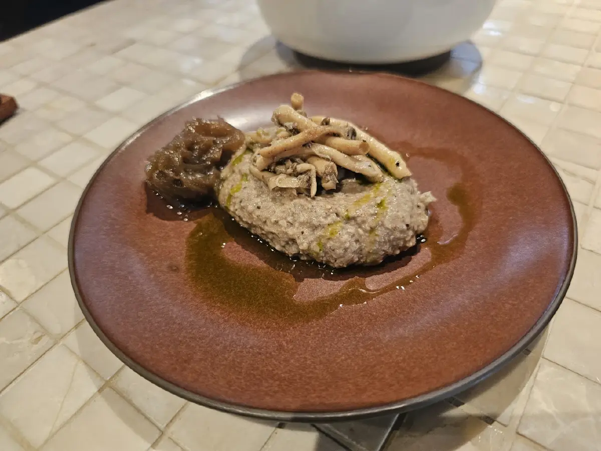 ‘เชฟกบ-กิตติธัช’ แห่ง ‘ร้านอาณาเขต’ เสิร์ฟ อาหารไทย ‘ไม่ไทยไม่ทำ’