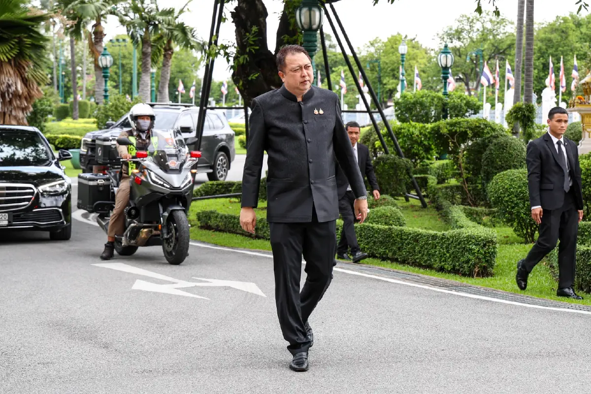 ภาพชุด บรรยากาศ ประชุม ครม. นัดพิเศษ วางกรอบจัดงานพระบรมศพ พระพันปีหลวง