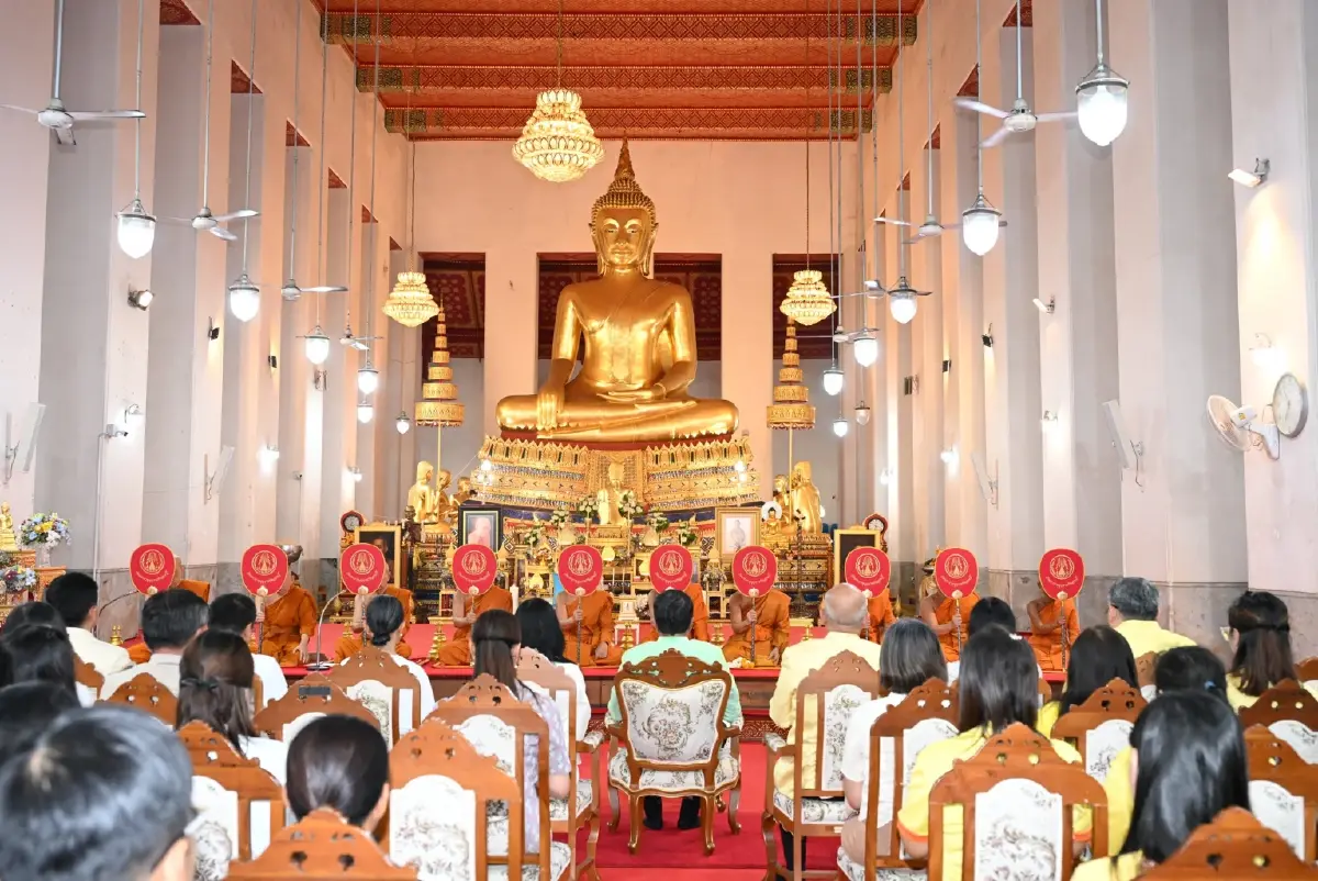 ออกพรรษา 2568 ผู้ว่าฯ ชัชชาติ นำทัพศรัทธา ตักบาตรเทโวโรหณะ 69 รูป