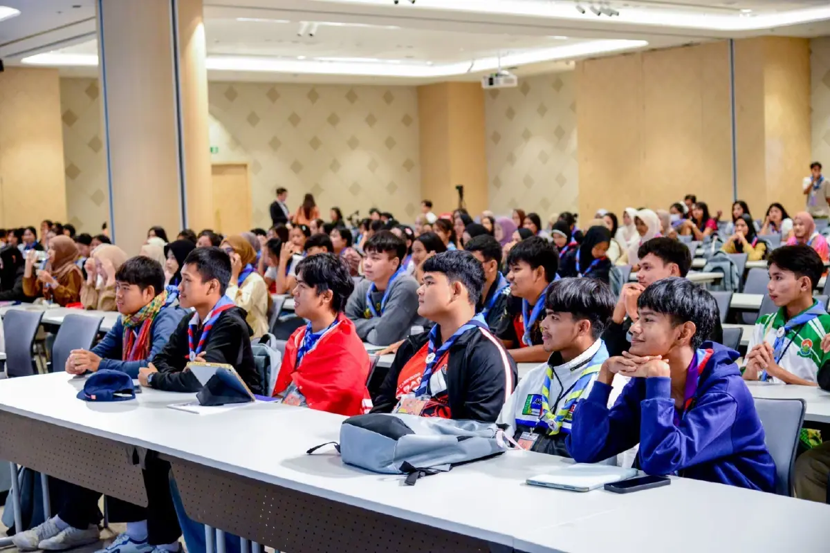 คณะเยาวชนโครงการ 'สานใจไทย สู่ใจใต้' รุ่นที่ 45 เรียนรู้แนวคิด Rapartment Store