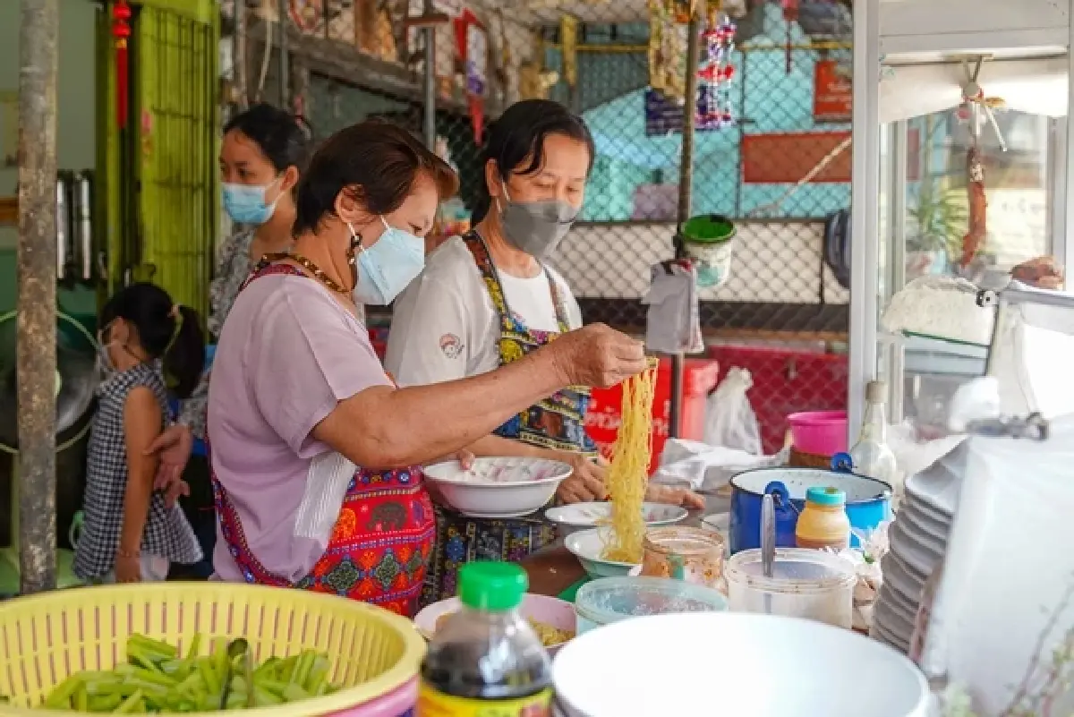 ‘10 ร้านก๋วยเตี๋ยว’ แสนอร่อย สุดประทับใจ ‘หมูหวานชวนชิม’