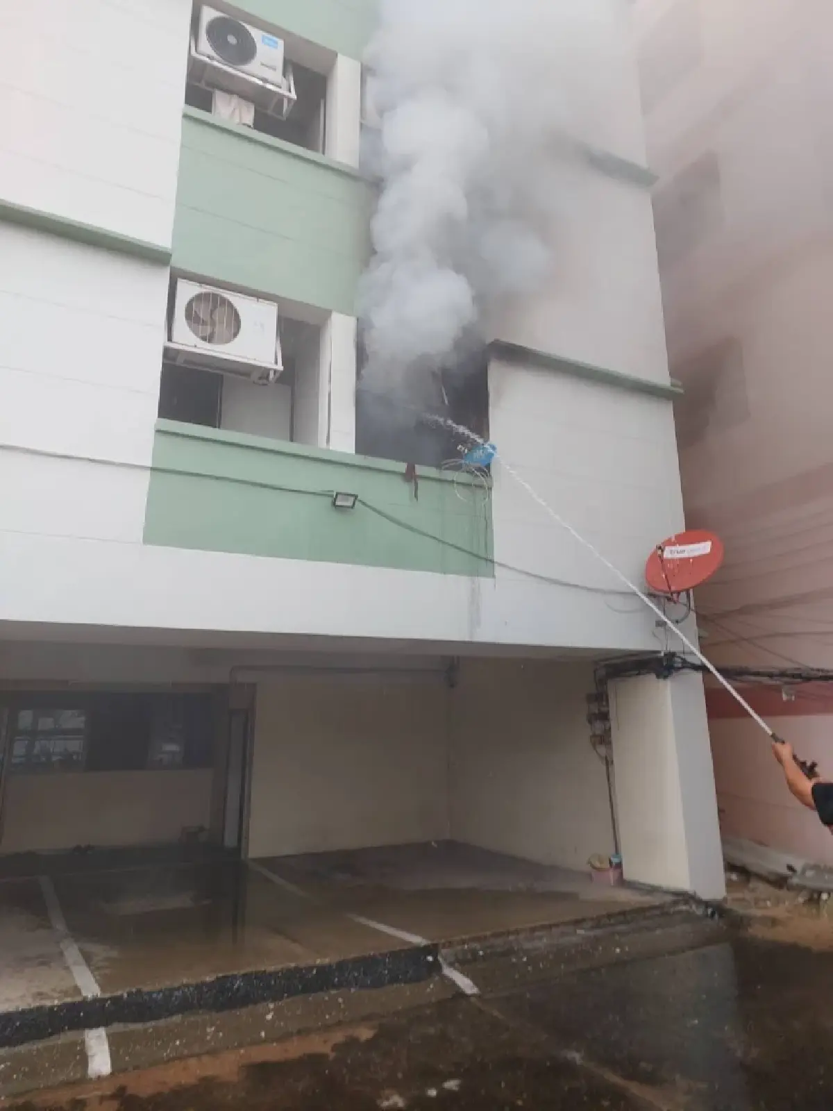 ด่วน! ไฟไหม้อพาร์ทเม้นท์ สูง 5 ชั้น ซอยลาดพร้าว 80 คนติดค้างในอาคาร