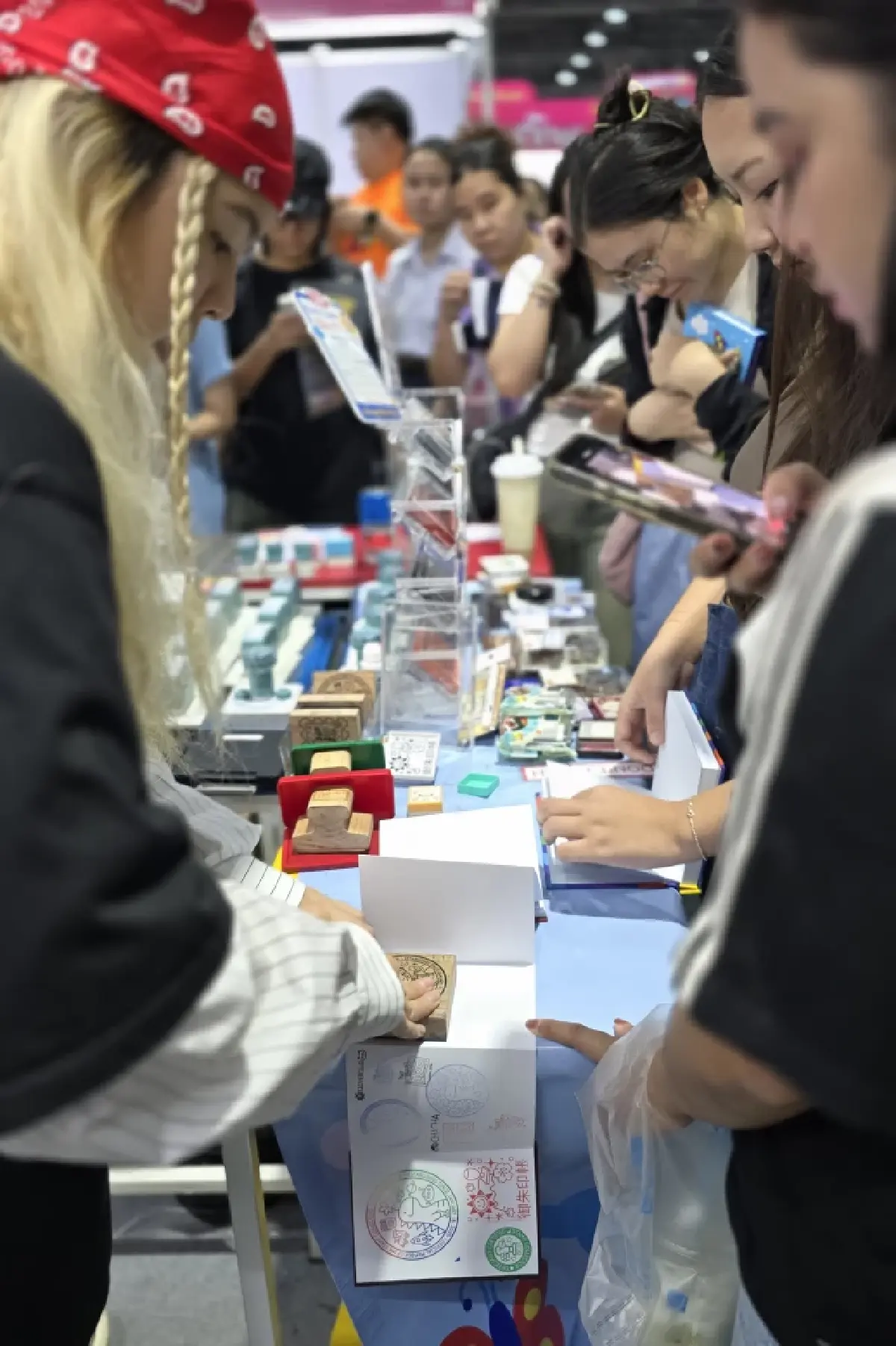 ‘ตราปั๊ม’ Ink Stamp ของสะสมฮอตฮิต เก็บความทรงจำ กับ ‘ชาช่า รามณรงค์’