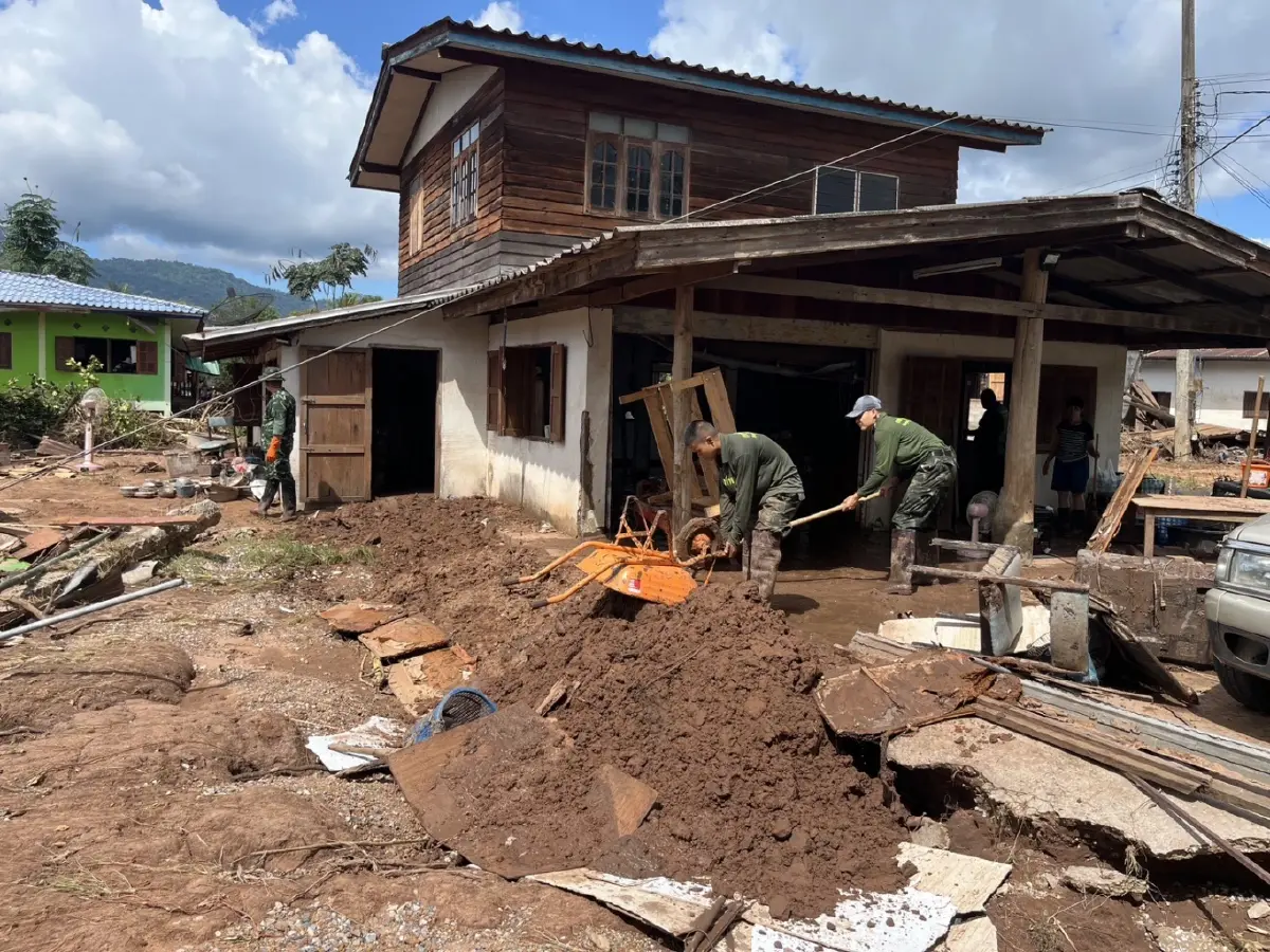 ทบ. ระดมกำลังช่วยประชาชนน้ำท่วมจากพายุบัวลอย แมตโม จ่อซ้ำ