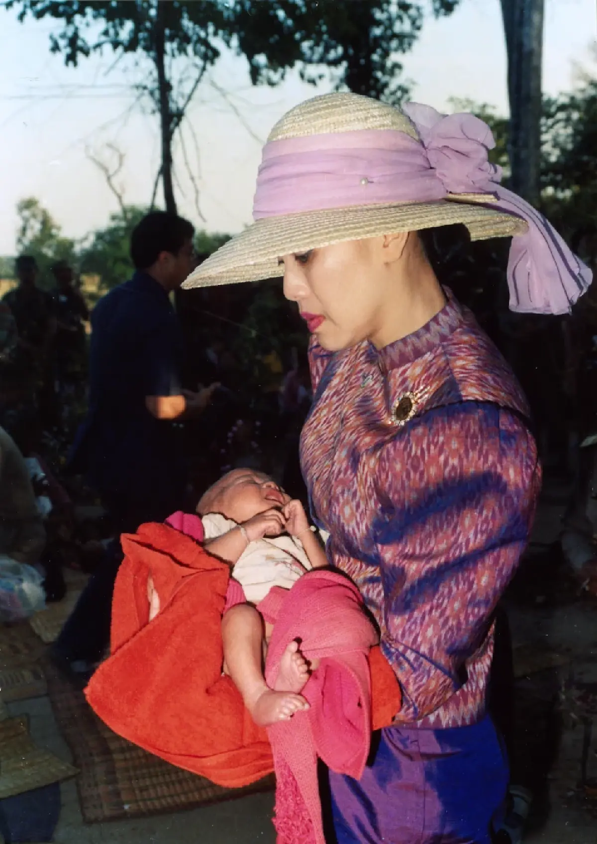 พระราชประวัติ สมเด็จพระนางเจ้าสิริกิติ์ พระบรมราชินีนาถ พระบรมราชชนนีพันปีหลวง