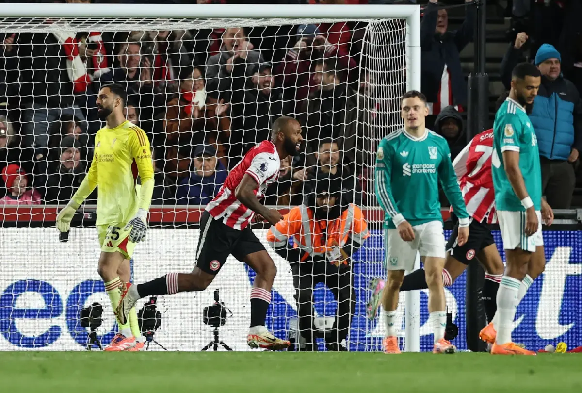 แมนยู ฟอร์มแรง ชนะ 3 นัดรวด 'ลิเวอร์พูล' โคม่า แพ้ 4 เกมติดในพรีเมียร์ลีก