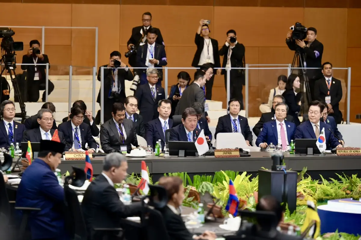 ‘อนุทิน’ ชง3แนวทางความมั่นคง เวทีอาเซียนบวก3 การเงิน-ดิจิทัล-มนุษย์