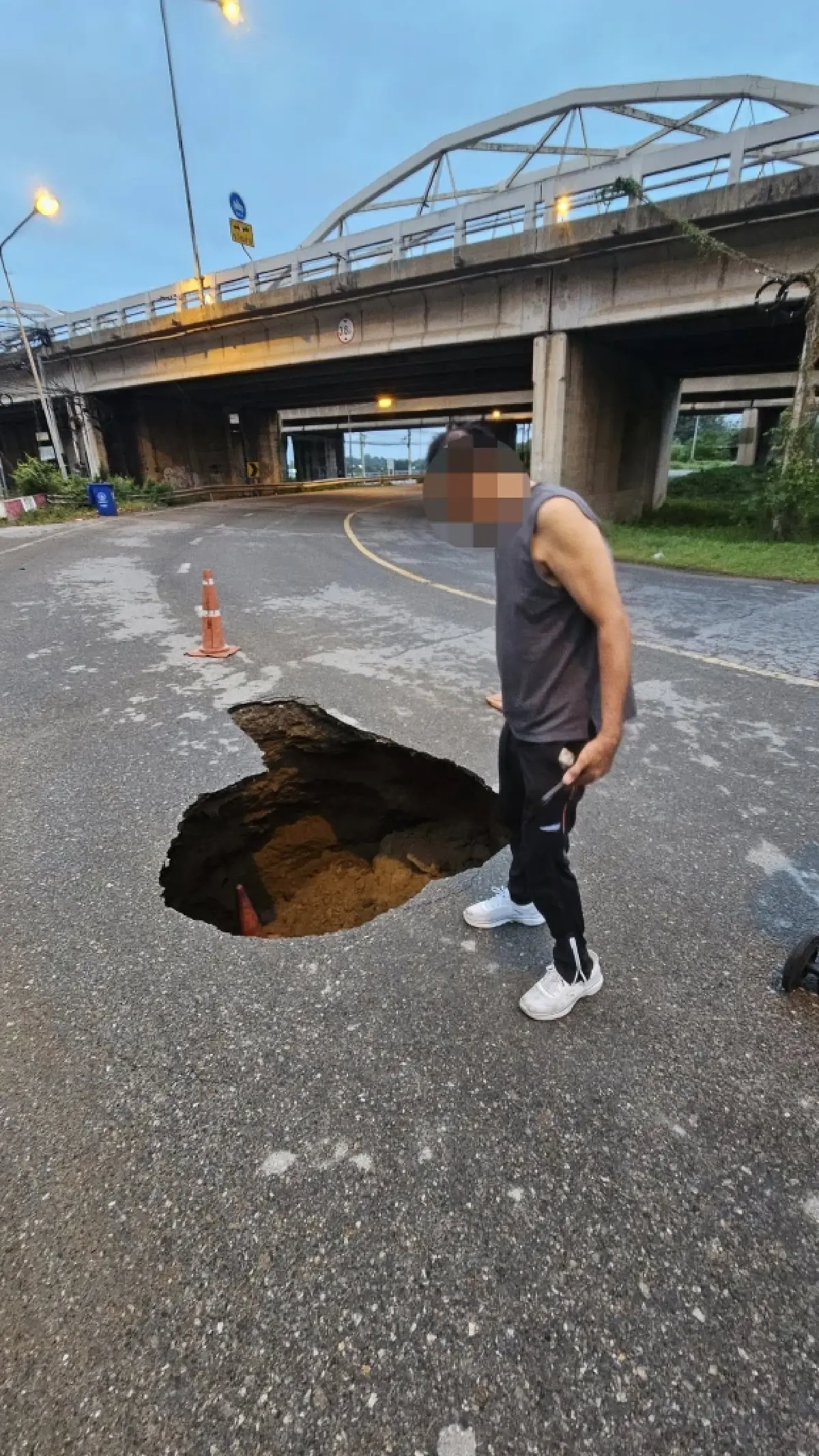 คืบหน้า ถนนยุบตัว นครสวรรค์ ผู้ใช้ทางระวัง ยูเทิร์นใต้สะพานเดชา