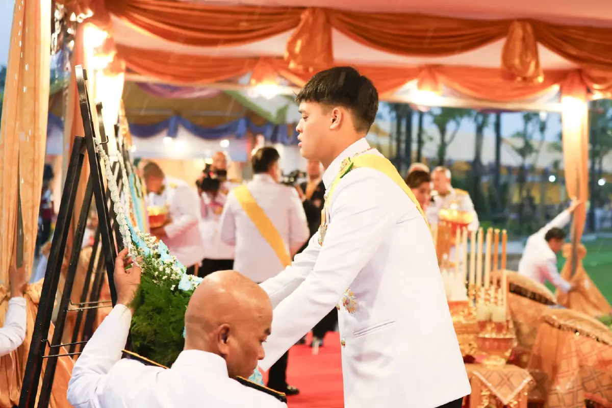 ในหลวง - พระราชินี ทรงบำเพ็ญพระราชกุศล เนื่องในวันนวมินทรมหาราช 2568