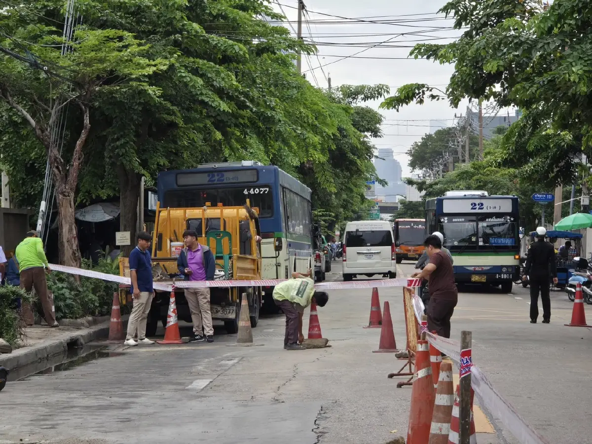 ถนนทรุดตัวใหม่ เขตบางคอแหลม ปิดถนน 2 ช่องจราจร เช็กเส้นทางเลี่ยง