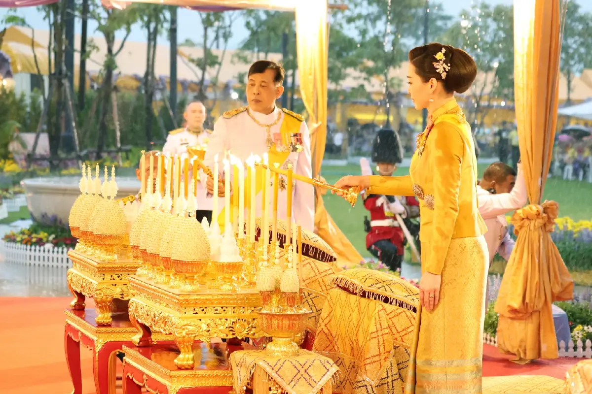 ในหลวง - พระราชินี ทรงบำเพ็ญพระราชกุศล เนื่องในวันนวมินทรมหาราช 2568