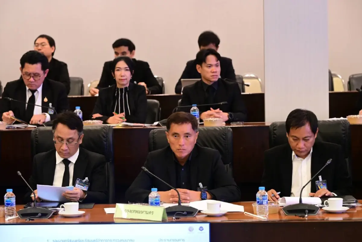 ‘พิพัฒน์’ จ่อเสนอ ครม. ทำแพ็กเกจ ‘รถไฟฟ้าเหมาจ่าย’ 40 บาท