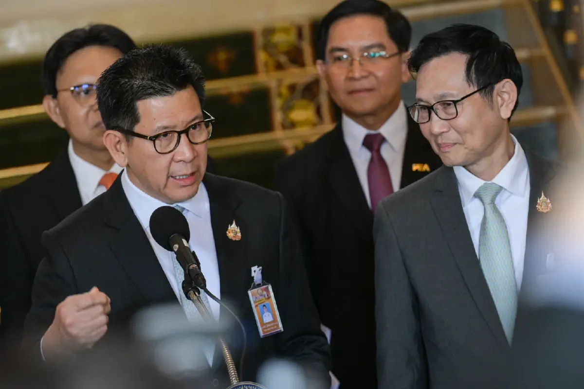 'เอกนิติ' ยัน 'วรภัค' ลาออกไม่กระทบการทำงานกระทรวงคลัง นายกฯจ่อตั้งคณะทำงานสอบเส้นทางการเงิน