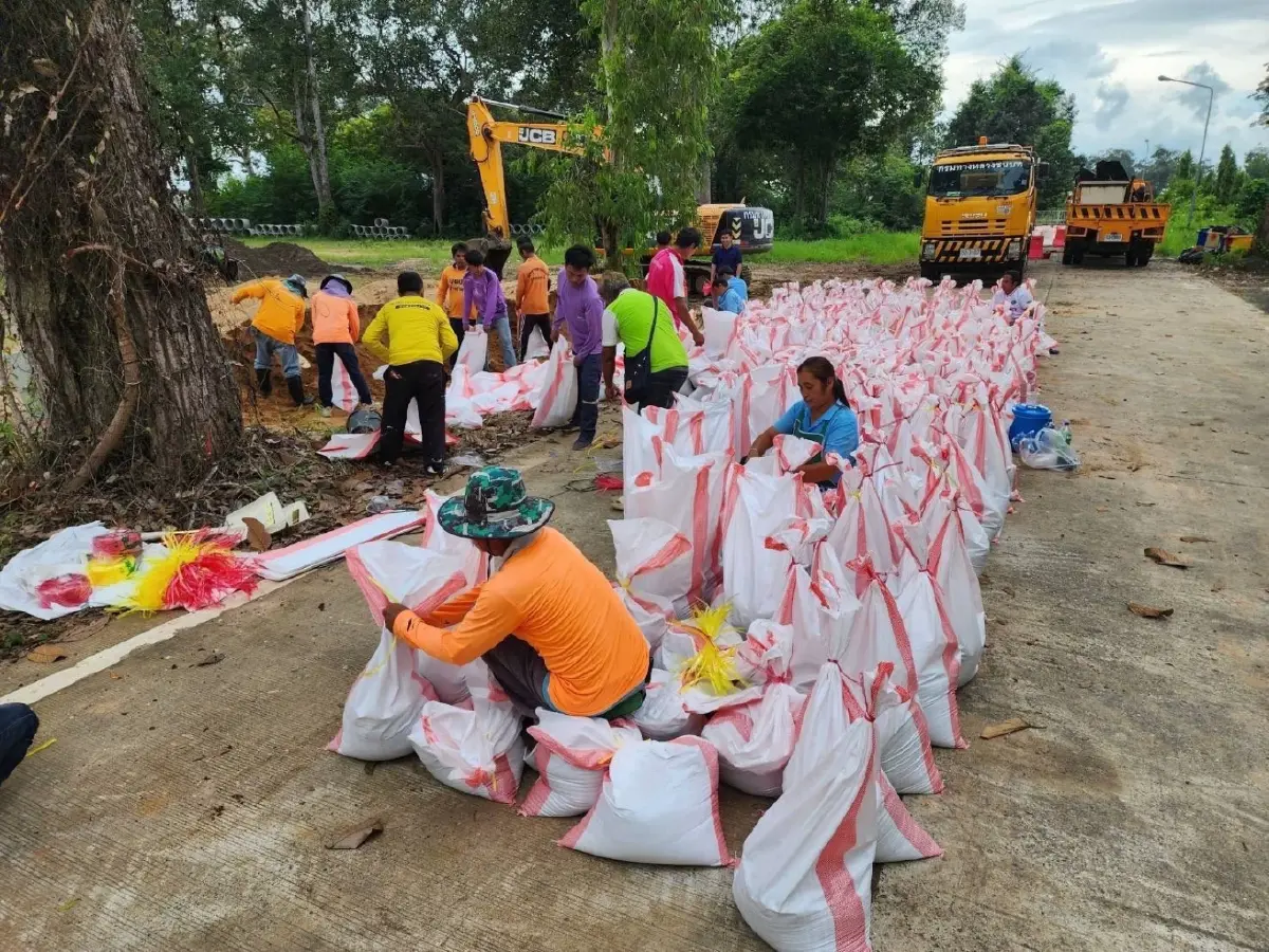 เช็กน้ำท่วมอุบลฯ - น้ำป่าระยอง เร่งกู้เส้นทางวิกฤต 52 สายทั่วไทย
