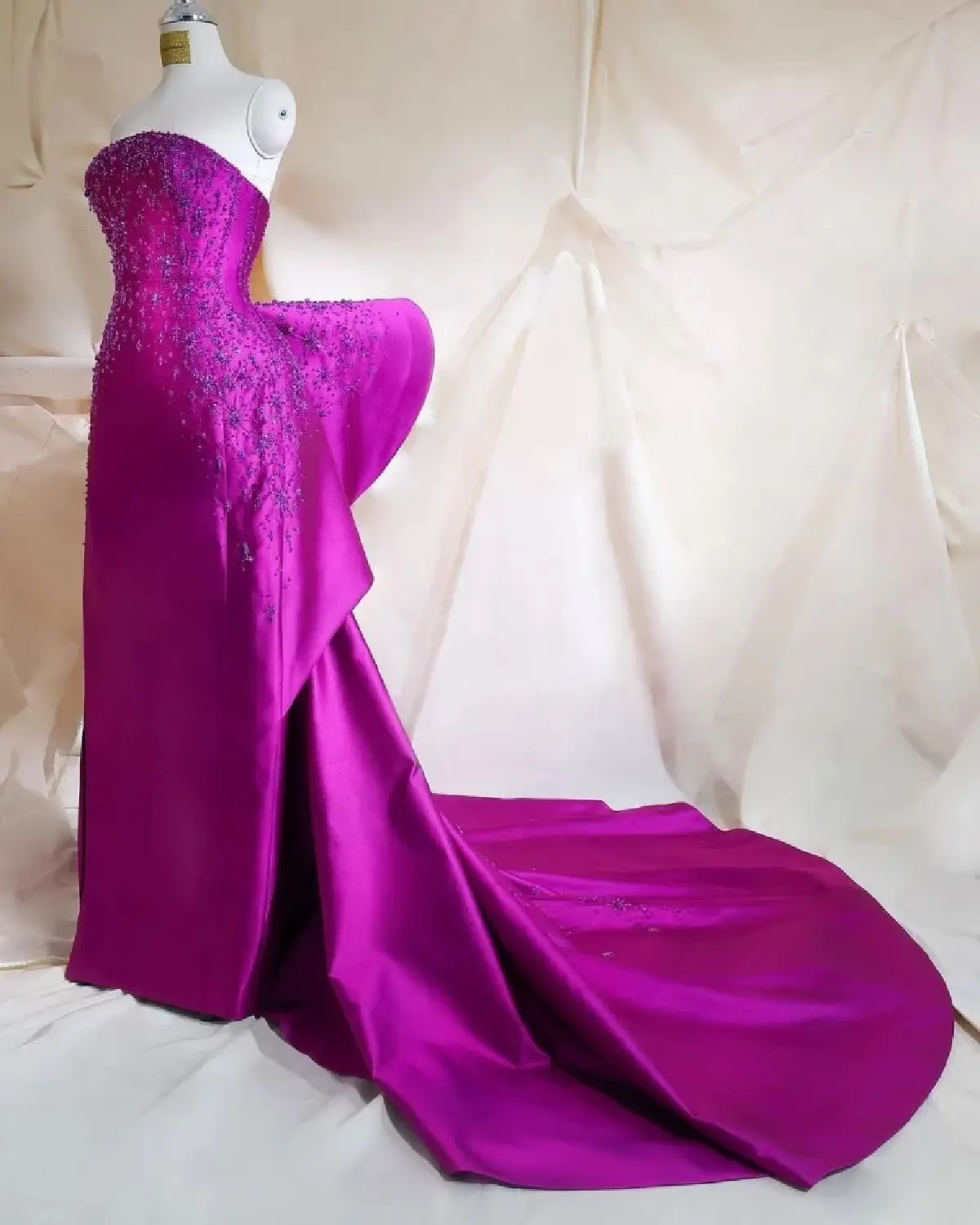 เจ้าฟ้าสิริวัณณวรีทรงออกแบบชุด มารายห์ แครี่ ขึ้นแสดงคอนเสิร์ต