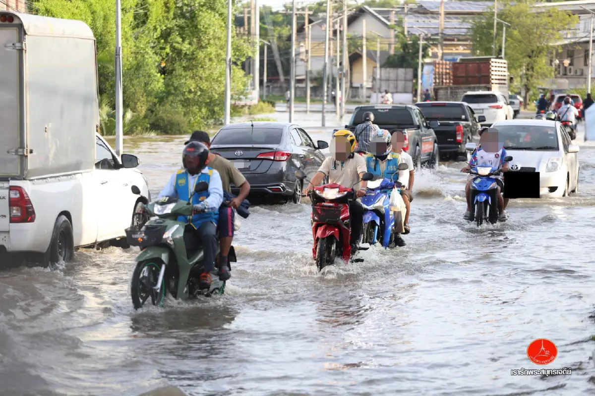 เฝ้าระวัง 'น้ำทะเลหนุนสูง' แม่น้ำเจ้าพระยาสูงมาก ล้นทางเดินแล้ว