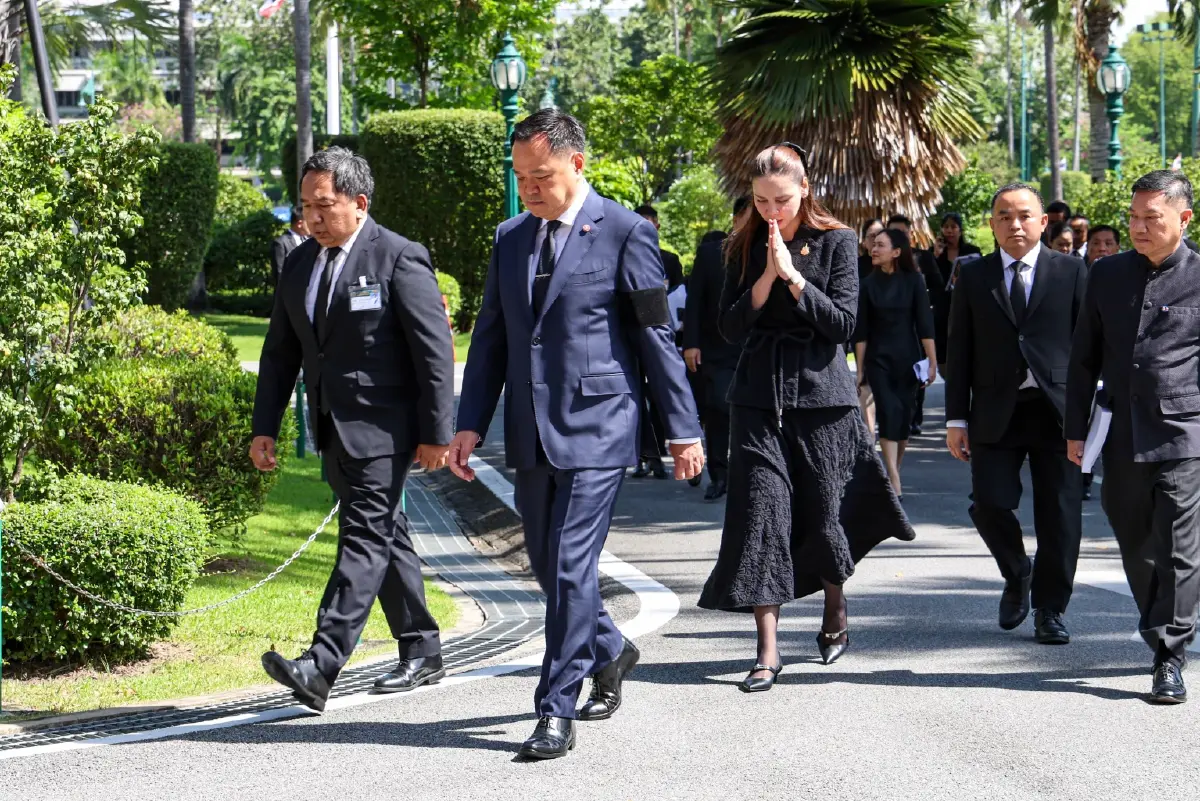 ภาพชุด บรรยากาศ ประชุม ครม. นัดพิเศษ วางกรอบจัดงานพระบรมศพ พระพันปีหลวง