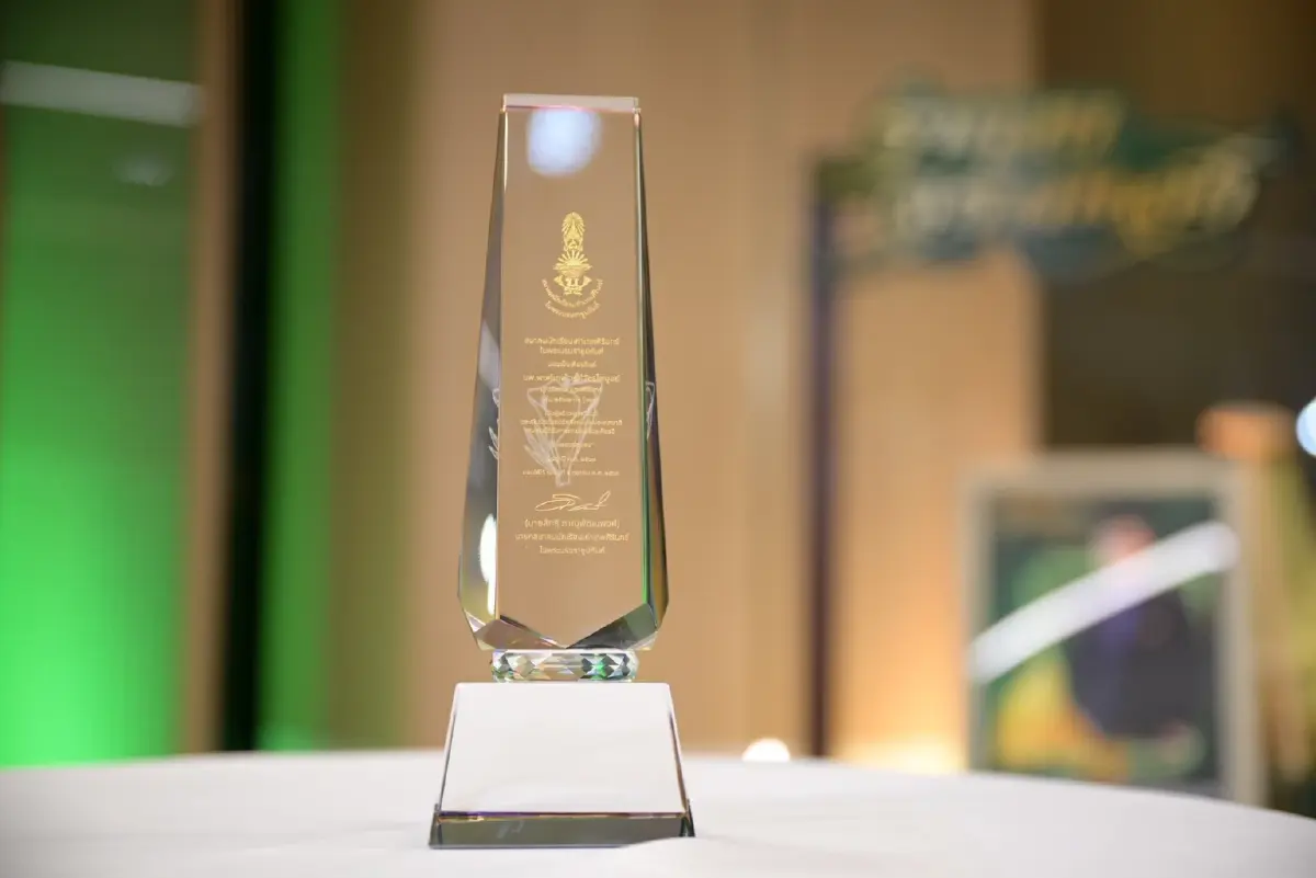 นพ.พงศ์เทพ วงศ์วัชรไพบูลย์ คว้ารางวัล รำเพยจรัสแสง 2567