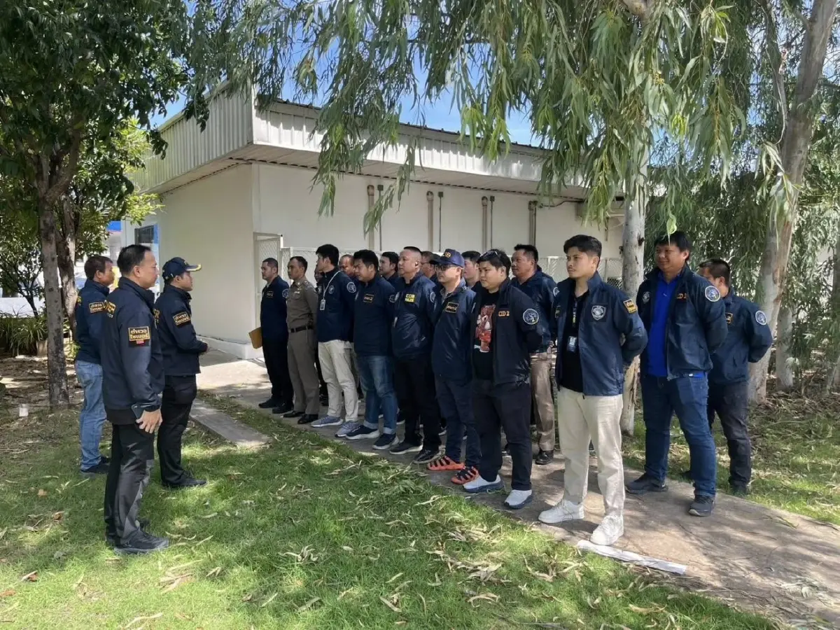 ส่งพัสดุหลอกเก็บเงิน 2 หมื่นชิ้น บุกโกดัง ยึดทรัพย์-หมายจับอื้อ