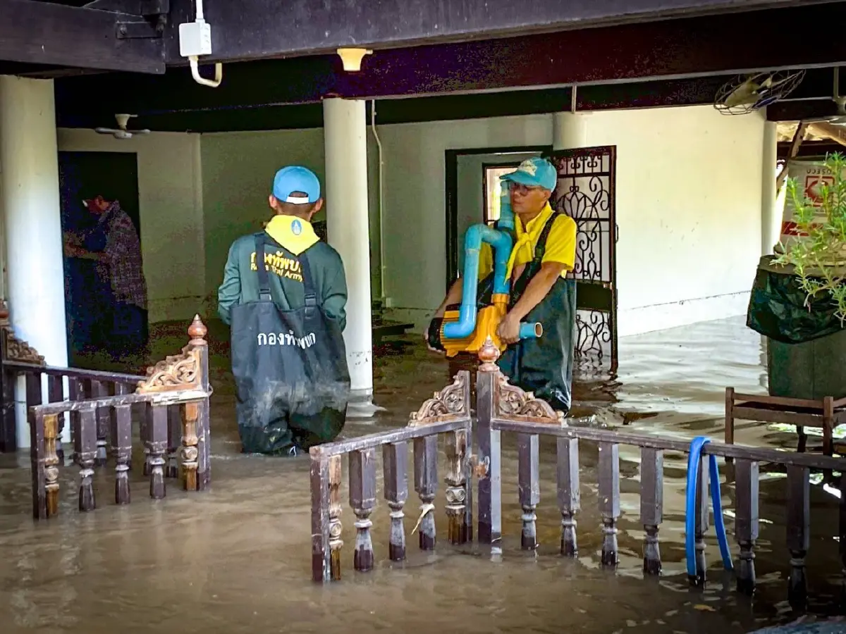 ทบ. ระดมกำลังช่วยประชาชนน้ำท่วมจากพายุบัวลอย แมตโม จ่อซ้ำ