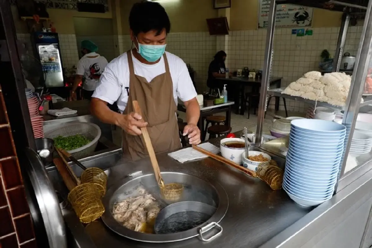 ‘10 ร้านก๋วยเตี๋ยว’ แสนอร่อย สุดประทับใจ ‘หมูหวานชวนชิม’