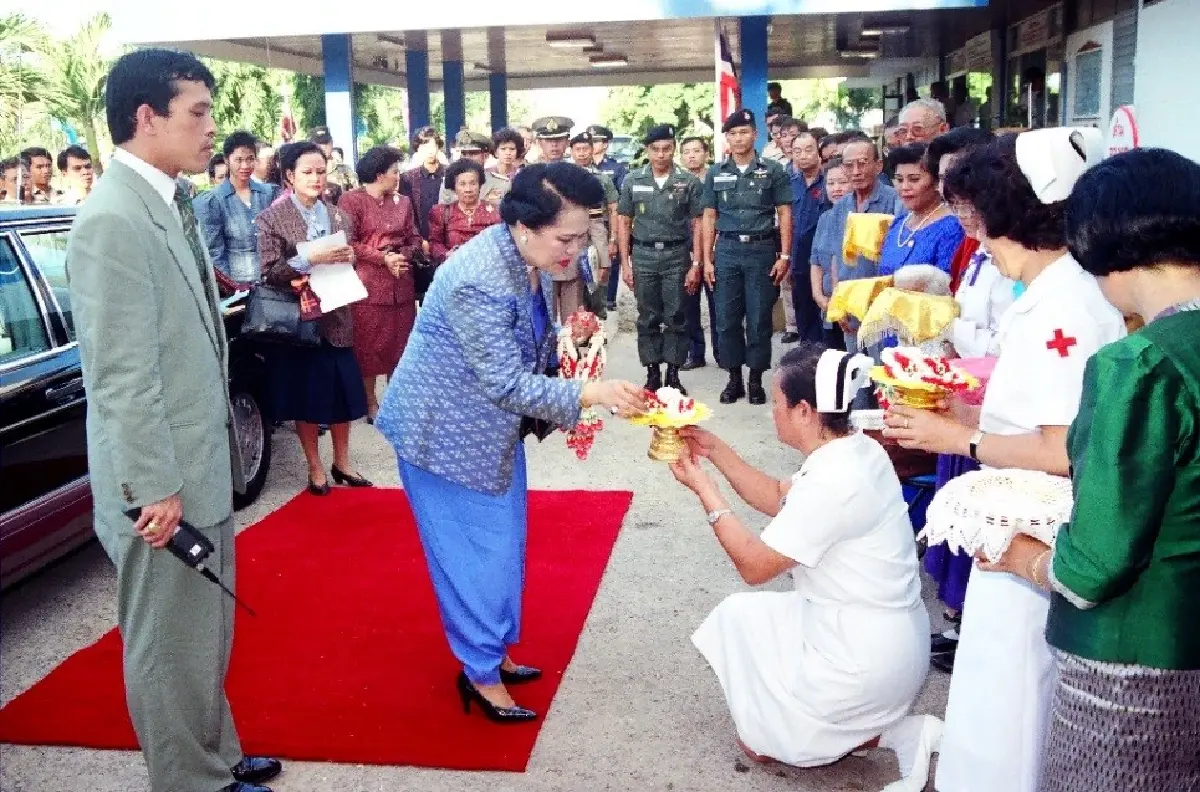 ‘ศิลปาชีพ’ พระพันปีหลวง อนุรักษ์ผ้าไทย หัตถกรรมพื้นบ้าน พลิกชีวิตคนไทย
