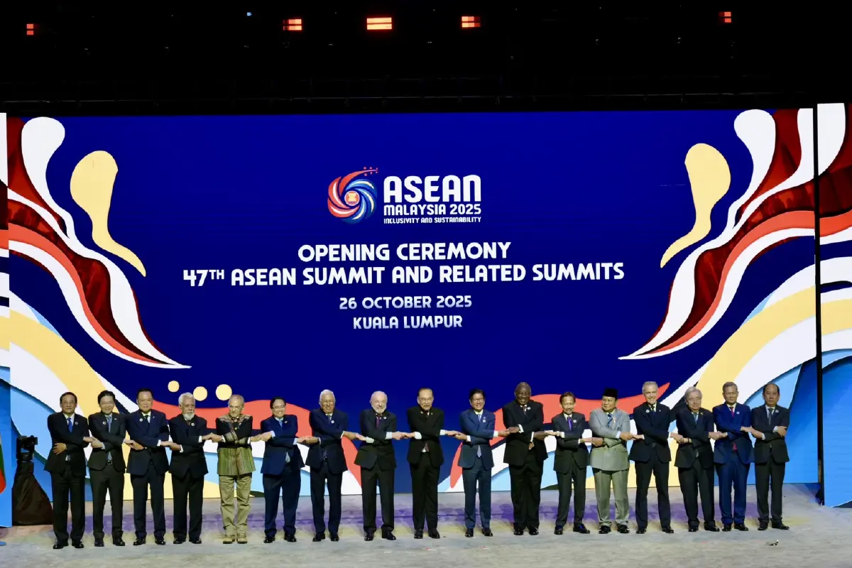 ‘อนุทิน-ฮุน มาเนต’ ร่วมเฟรมเวทีสุดยอดอาเซียน ก่อนลงนามสันติภาพ