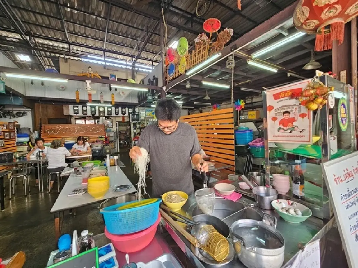 ‘10 ร้านก๋วยเตี๋ยว’ แสนอร่อย สุดประทับใจ ‘หมูหวานชวนชิม’