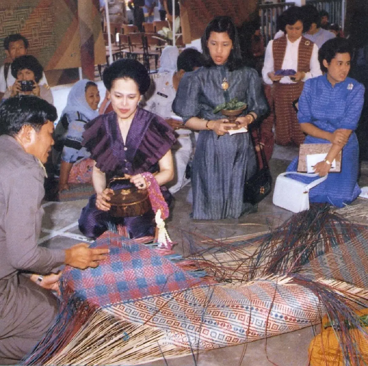 พระราชกรณียกิจ สมเด็จพระนางเจ้าสิริกิติ์ฯ พระราชชนนีพันปีหลวง แม่ของแผ่นดิน