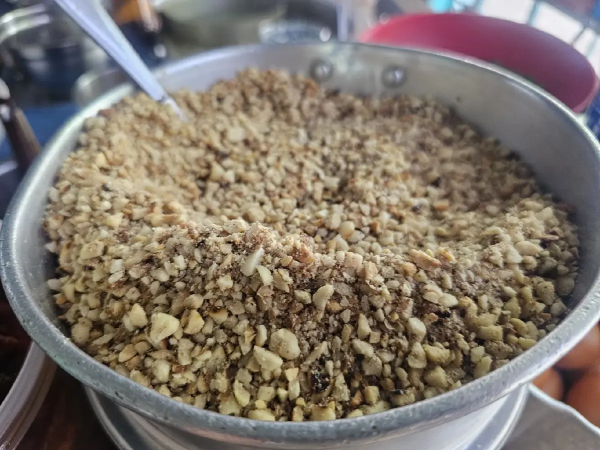 ‘โกบู้รสซิ่ง’ ก๋วยเตี๋ยวต้มยำในตำนาน 50 ปี ซอยนวมินทร์ 8