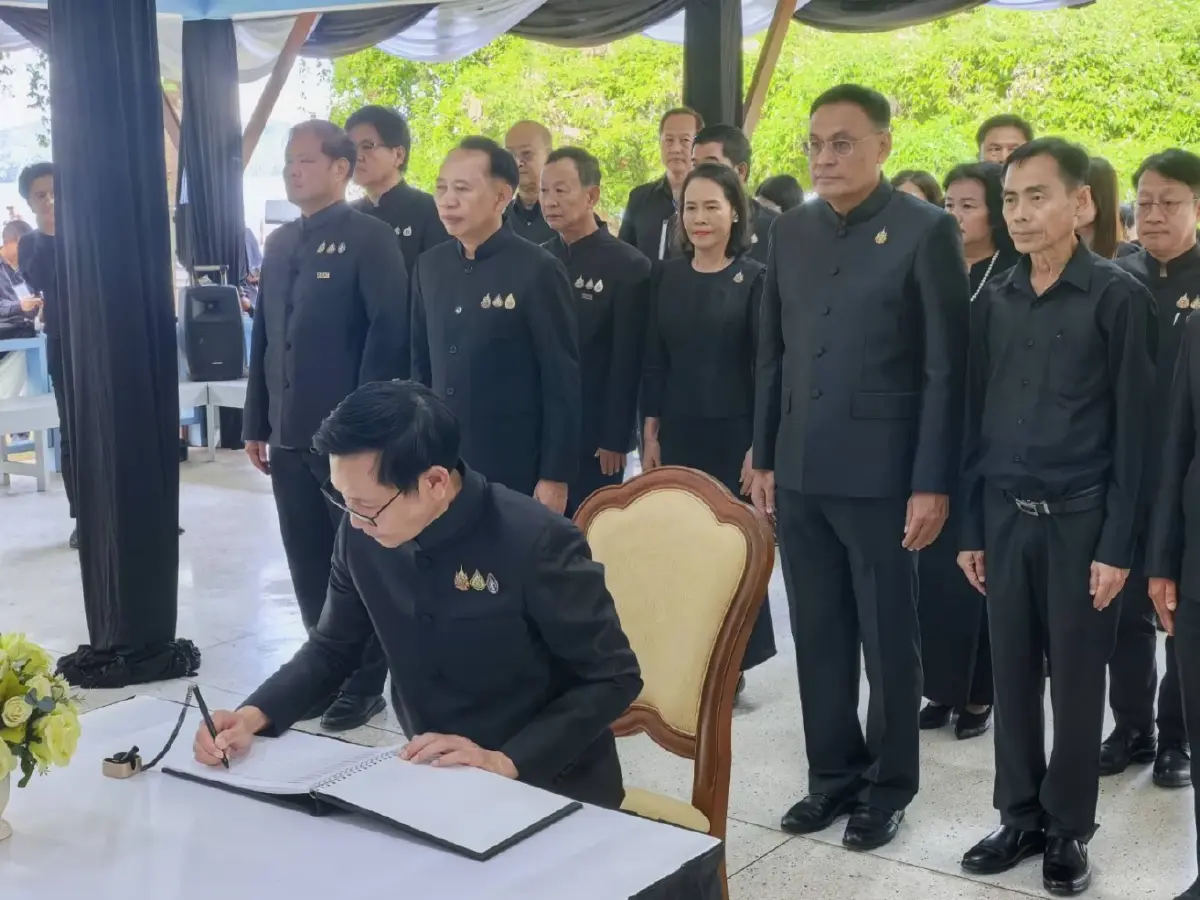 'อรรถพล' นำทีมพลังงาน-กฟผ. น้อมถวายความอาลัย 'พระพันปีหลวง' ณ เขื่อนสิริกิติ์