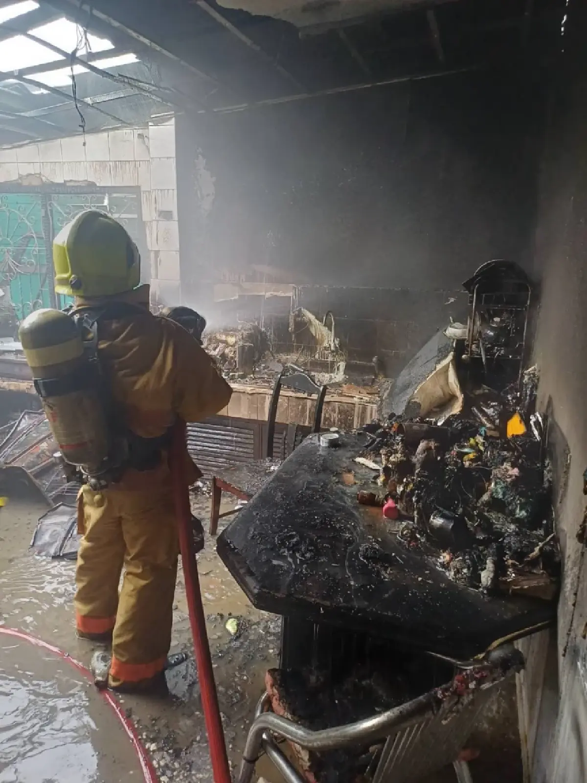 ด่วน ไฟไหม้บ้านเรือนประชาชน ซ.ศาลธนบุรี 25 ภาษีเจริญ เร่งดับเพลิง