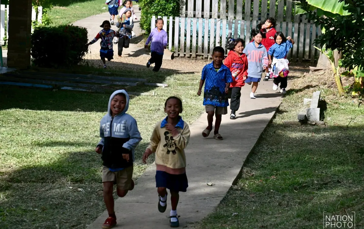 นักเรียน สุรินทร์ ซ้อมอพยพ เข้าบังเกอร์ หวั่นปะทะ ปราสาทตาเมือนธม
