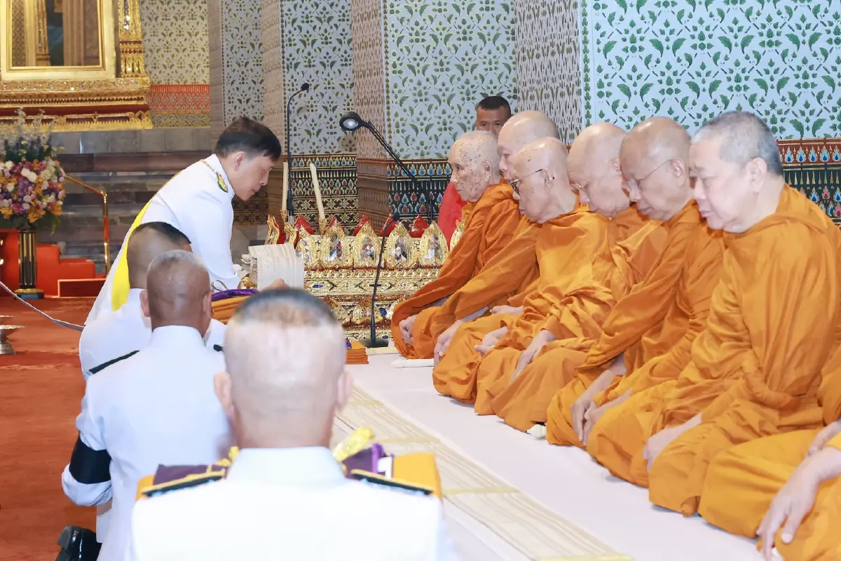 ในหลวง-พระราชินี ทรงบำเพ็ญพระราชกุศลวันคล้ายวันสวรรคต รัชกาลที่ 6 ครบ 100 ปี